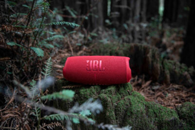 JBL - Charge 5 Portable Wireless Bluetooth Speaker with IP67 Waterproof and USB Charge Out - Red - Image 3