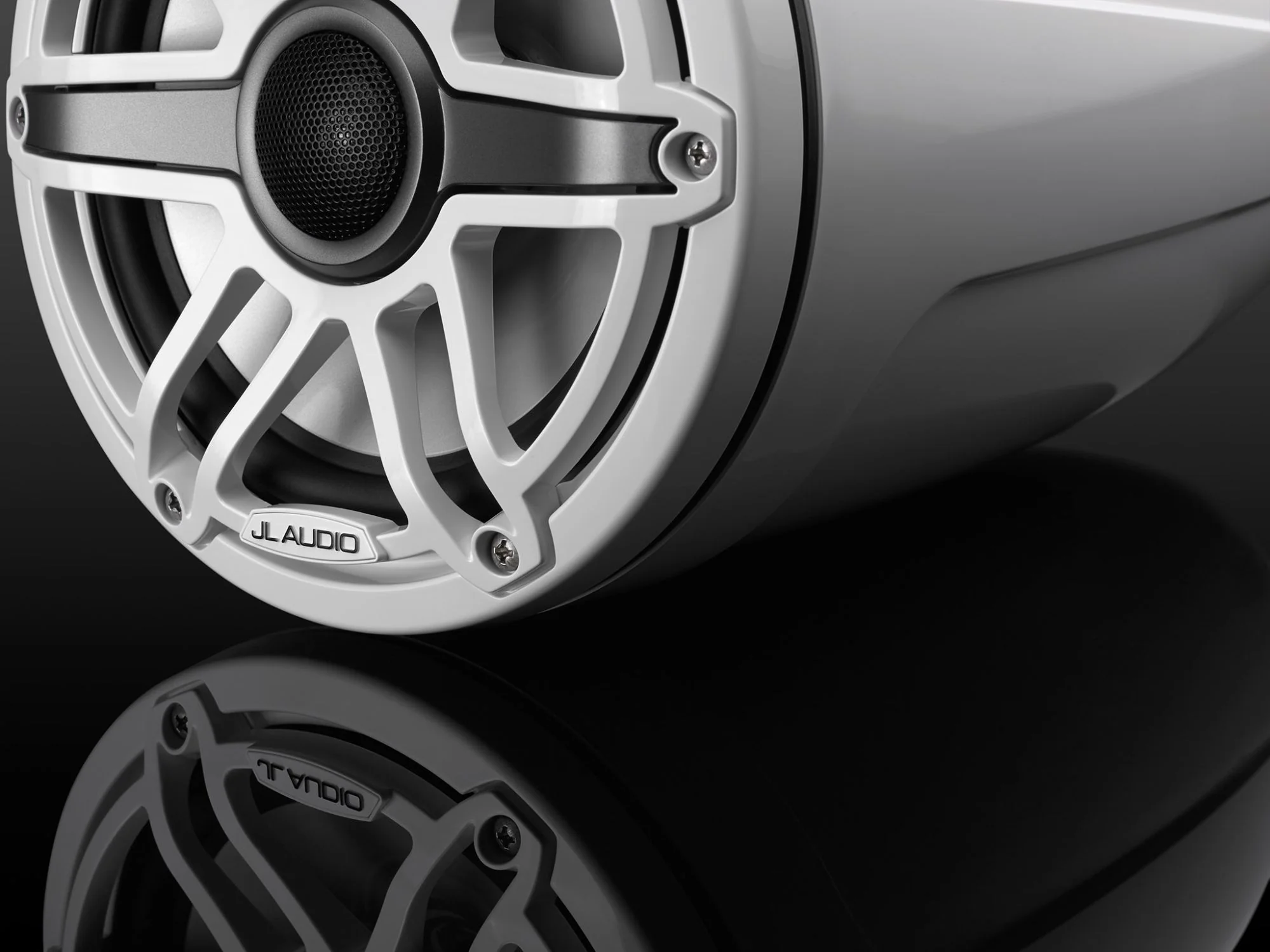 JL Audio - M6-770ETXv3-Gw-S-GwGw 7.7-inch (196 mm) Enclosed Tower Coaxial System, Gloss White Enclosure, Gloss White Trim Ring, Gloss White Sport Grille - Image 2